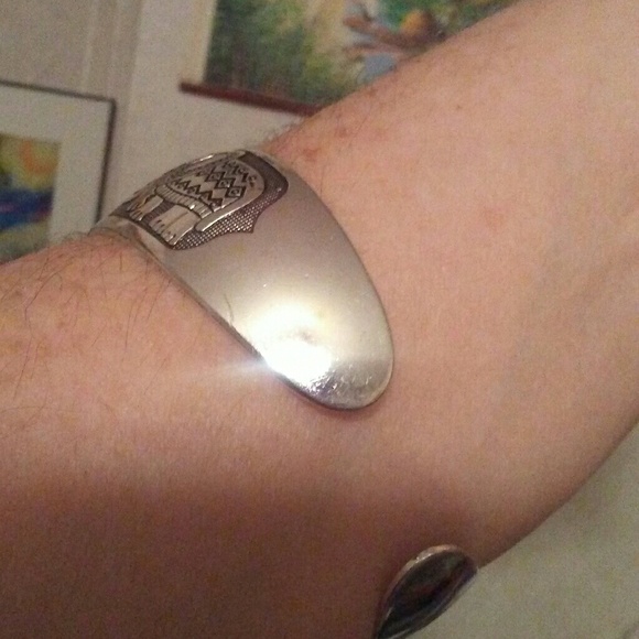 Tibetan silver adjustable Elephant bangle - Picture 7 of 8